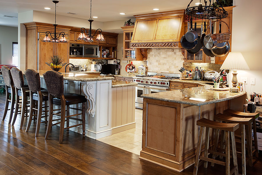 El Dorodo Drive Custom Home by Garnica's Construction